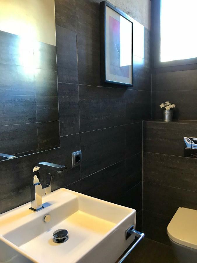 Niu Villa Saldet Luaran gambar